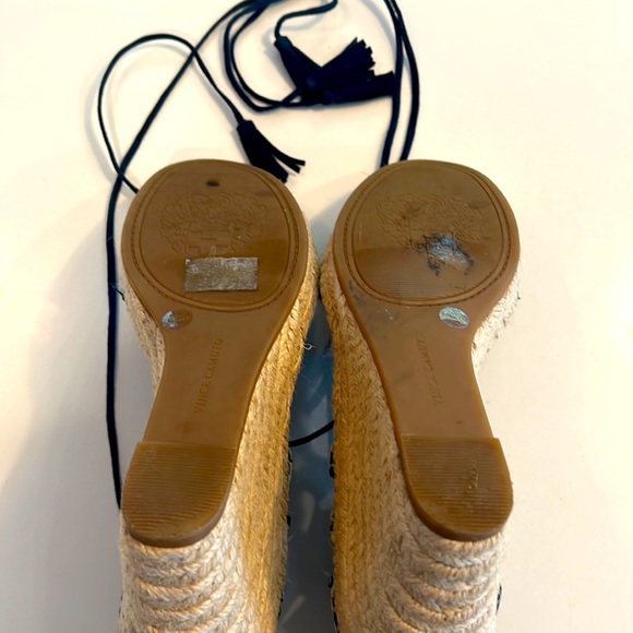 VINCE CAMUTO blue suede ankle wrap 3 1/2 inch wedges size 8.5 - Picture 6 of 7